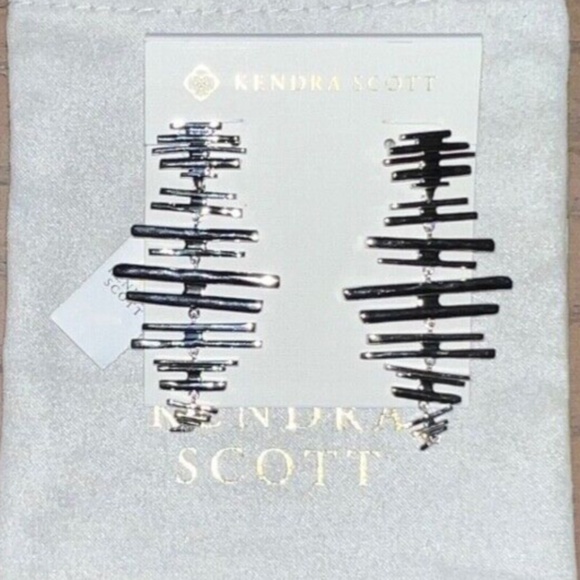 Kendra Scott Madelyn Statement ￼Rhodium Silver Earrings BRAND NEW & RARE - Picture 1 of 4